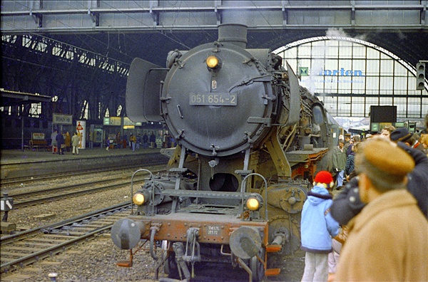 Foto:: DB 051 654-2 / Bremen / 06.04.1975 (Foto,Fotos,Bilder,Bild,)