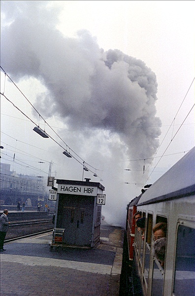 Foto:: DB 012 055-0 / Hagen - Luettich / 25.05.1975 (Foto,Fotos,Bilder,Bild,)