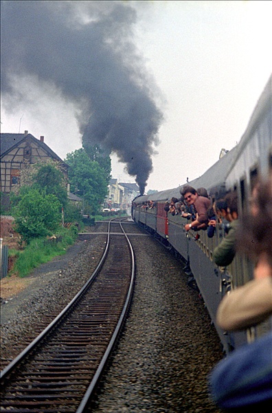 Foto:: DB 012 061-8 / Euskirchen - Satzvey / 25.05.1975 (Foto,Fotos,Bilder,Bild,)