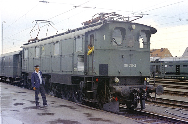 Foto:: DB 116 018-3 / Freilassing / 21.07.1975 (Foto,Fotos,Bilder,Bild,)