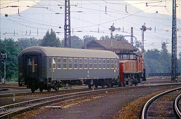 Foto:: DB 160 011-3 / Freilassing / 21.07.1975 (Foto,Fotos,Bilder,Bild,)