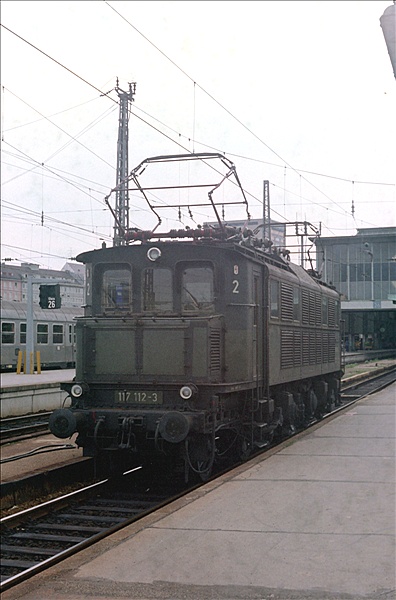 Foto:: DB 117 112-3 / Muenchen / 24.07.1975 (Foto,Fotos,Bilder,Bild,)
