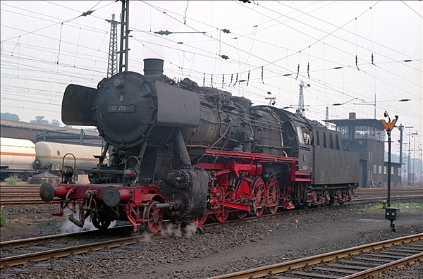 Foto:: DB 050 256-7 / Oberhausen-Osterfeld / 13.08.1975 (Foto,Fotos,Bilder,Bild,)