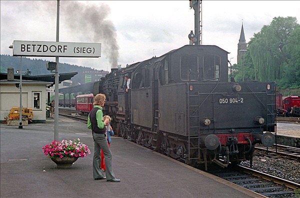 Foto:: DB 050 904-2 / Betzdorf / 20.08.1975 (Foto,Fotos,Bilder,Bild,)