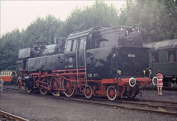 Foto:: 66 002 / Bochum-Dahlhausen / 07.09.1975 (Foto,Fotos,Bilder,Bild,)