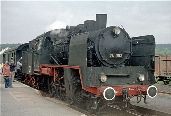 Foto:: EK 24 083 / Wehrden / 21.09.1975 (Foto,Fotos,Bilder,Bild,)