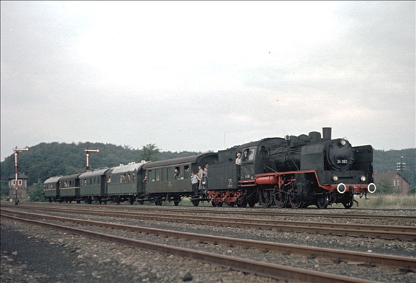 Foto:: EK 24 083 / Wehrden / 21.09.1975 (Foto,Fotos,Bilder,Bild,)