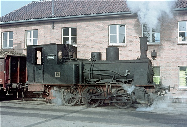 Foto:: Warburger Zuckerfabrik Lok 2 / Warburg / 25.10.1975 (Foto,Fotos,Bilder,Bild,)
