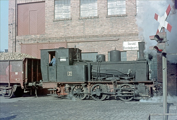 Foto:: Warburger Zuckerfabrik Lok 2 / Warburg / 25.10.1975 (Foto,Fotos,Bilder,Bild,)