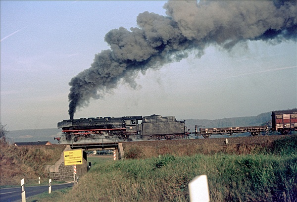 Foto:: DB 044 319-2 / Bad Driburg / 25.10.1975 (Foto,Fotos,Bilder,Bild,)