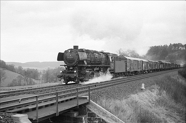 Foto:: DB 044 277-2 / Bad Driburg / 06.12.1975 (Foto,Fotos,Bilder,Bild,)