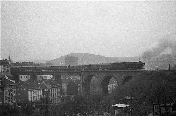 Foto:: DB 012 066-7 / Wupperta-Wichlinghausen / 07.12.1975 (Foto,Fotos,Bilder,Bild,)