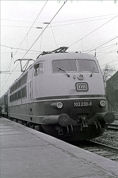 Foto:: DB 103 230-9 / Gelsenkirchen / Dezember 1975 (Foto,Fotos,Bilder,Bild,)