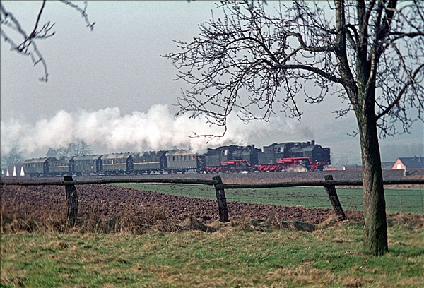 Foto:: EK 24 083 + EK 24 009 / Wehrden / 22.02.1976 (Foto,Fotos,Bilder,Bild,)
