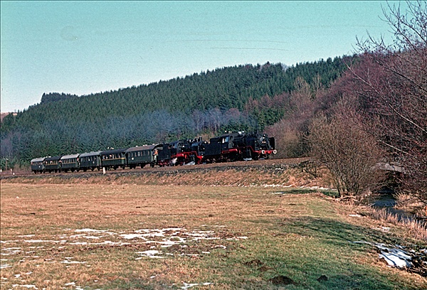 Foto:: EK 24 083 + EK 24 009 / Bestwig - Winterberg / 22.02.1976 (Foto,Fotos,Bilder,Bild,)