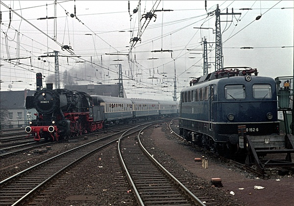 Foto:: DB 051 462-0 + DB 110 152-6 Dampflokabschied / Aachen / 04.04.19 (Foto,Fotos,Bilder,Bild,)