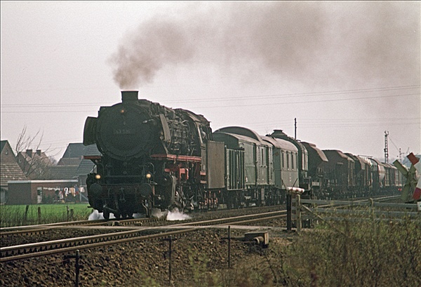 Foto:: DB 043 636-0 / Salzbergen / 15.04.1976 (Foto,Fotos,Bilder,Bild,)