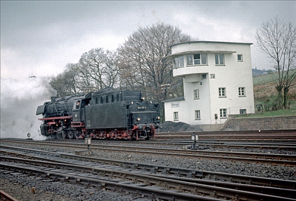 Foto:: DB 044 319-2 / Ottbergen / 23.04.1976 (Foto,Fotos,Bilder,Bild,)