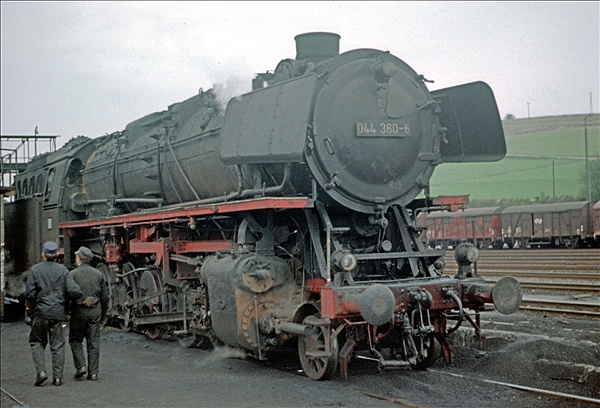 Foto:: DB 044 360-6 / Ottbergen / 24.04.1976 (Foto,Fotos,Bilder,Bild,)