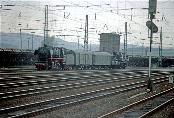 Foto:: DB 044 669-0 / Warburg / 25.04.1976 (Foto,Fotos,Bilder,Bild,)