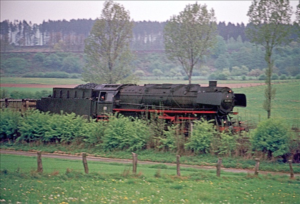 Foto:: DB 044 569-2 / Reelsen / 11.05.1976 (Foto,Fotos,Bilder,Bild,)
