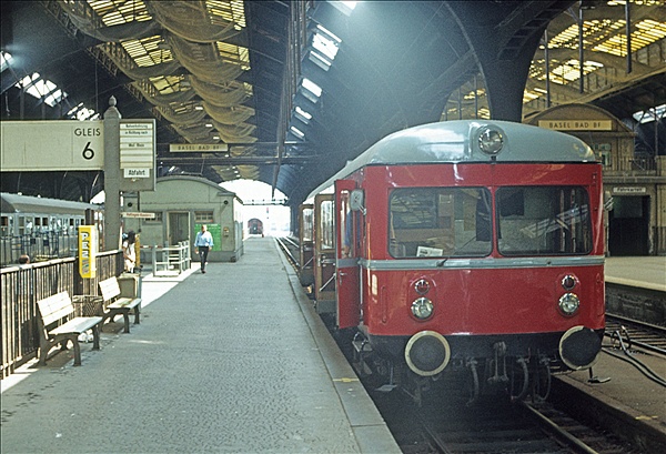 Foto:: SWEG VT 109 / Basel Bad. Bf. / 09.08.1976 (Foto,Fotos,Bilder,Bild,)