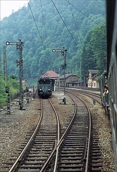 Foto:: DB 145 169-9 + DB 145 154-1 / Hirschsprung / 10.08.1976 (Foto,Fotos,Bilder,Bild,)
