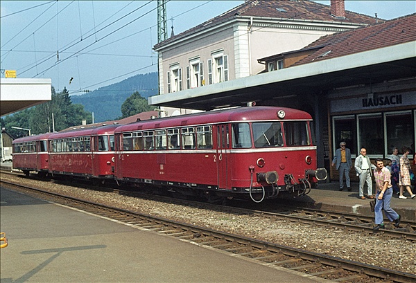Foto:: DB 798 780-3 + DB 998 313-1 + DB 998 746-2 / Hausach / 11.08.197 (Foto,Fotos,Bilder,Bild,)