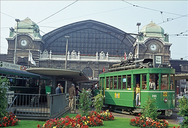 Foto:: Bahnhof Basel SBB / Basel / 13.08.1976 (Foto,Fotos,Bilder,Bild,)