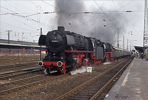Foto:: DB 044 404-2 + DB 044 508-0 / Dortmund / 09.10.1976 (Foto,Fotos,Bilder,Bild,)