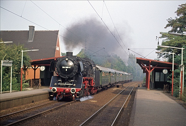Foto:: DB 044 508-0 / Wattenscheid / 09.10.1976 (Foto,Fotos,Bilder,Bild,)