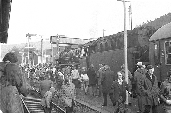 Foto:: DB 042 024-0 / Hilchenbach / 05.02.1977 (Foto,Fotos,Bilder,Bild,)