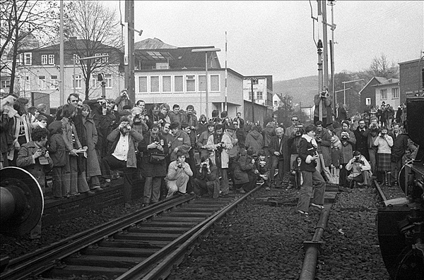 Foto:: 89 7159 + DB 042 024-0 / Hilchenbach / 05.02.1977 (Foto,Fotos,Bilder,Bild,)