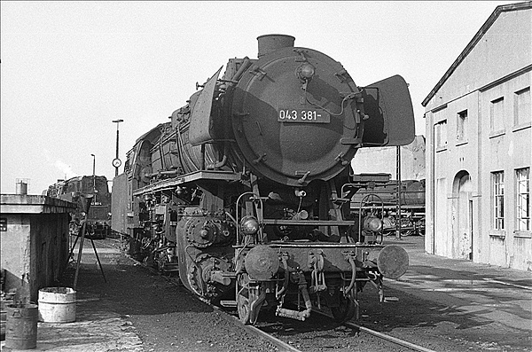 Foto:: DB 043 903-4 + DB 043 381-3 / Rheine / 20.03.1977 (Foto,Fotos,Bilder,Bild,)