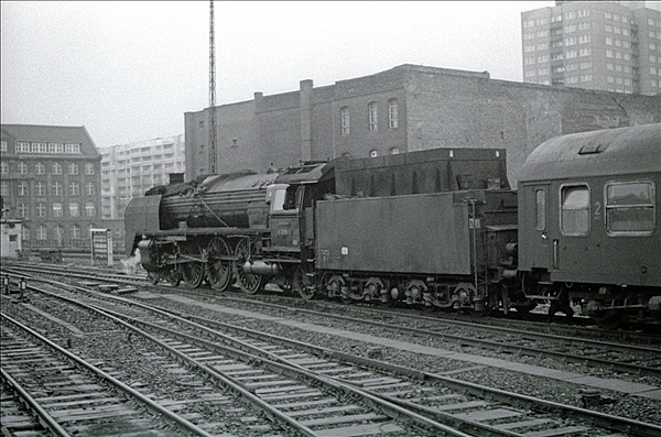 Foto:: DR 01 2016-2 / Berlin / 06.04.1977 (Foto,Fotos,Bilder,Bild,)
