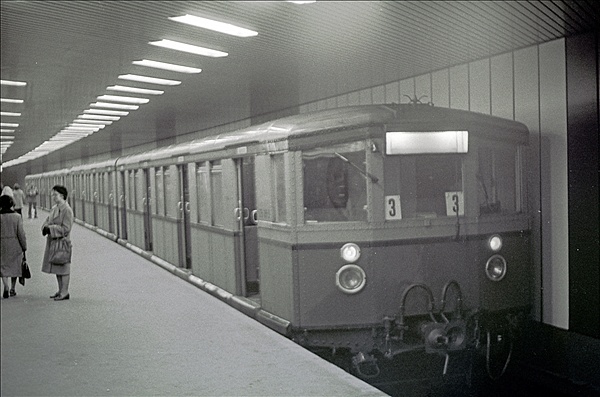 Foto:: DR 275 / Berlin / 06.04.1977 (Foto,Fotos,Bilder,Bild,)