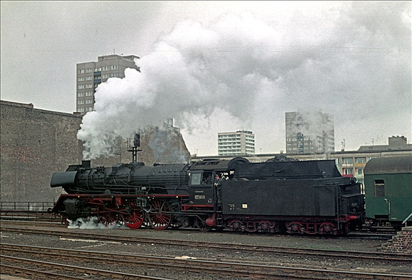 Foto:: DR 03 2162-0 / Berlin / 07.04.1977 (Foto,Fotos,Bilder,Bild,)