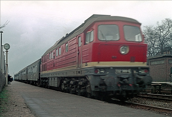 Foto:: DR 132 / Berlin / 07.04.1977 (Foto,Fotos,Bilder,Bild,)