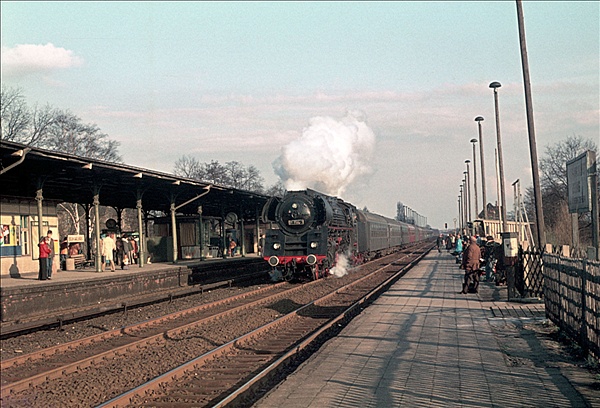 Foto:: DR 01 1514-7 / Berlin / 07.04.1977 (Foto,Fotos,Bilder,Bild,)