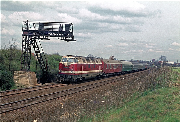 Foto:: DR 118 143-7 / Berlin / 09.04.1977 (Foto,Fotos,Bilder,Bild,)