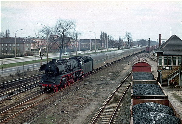 Foto:: DR 03 2180-2 / Berlin / 09.04.1977 (Foto,Fotos,Bilder,Bild,)