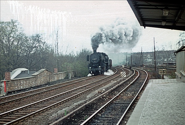 Foto:: DR 52 2850-7 / Berlin / 09.04.1977 (Foto,Fotos,Bilder,Bild,)