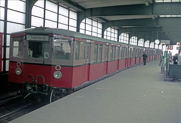 Foto:: DR 275 / Berlin / 10.04.1977 (Foto,Fotos,Bilder,Bild,)
