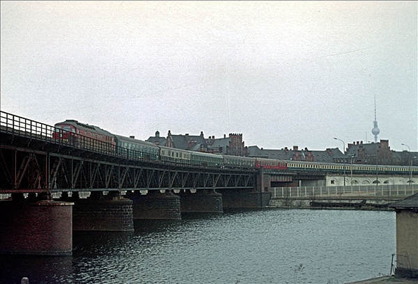 Foto:: DR 132 / Berlin / 10.04.1977 (Foto,Fotos,Bilder,Bild,)
