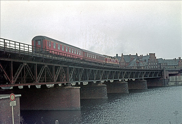 Foto:: DR 118 / Berlin / 10.04.1977 (Foto,Fotos,Bilder,Bild,)