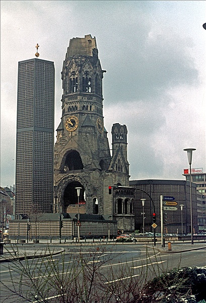 Foto:: Kaiser Wilhelm Gedaechtsnis Kirche / Berlin / 10.04.1977 (Foto,Fotos,Bilder,Bild,)