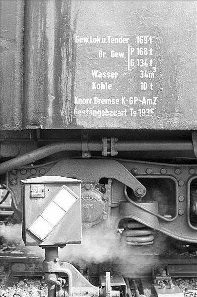 Foto:: DB 044 508-0 / Brilon / 24.04.1977 (Foto,Fotos,Bilder,Bild,)