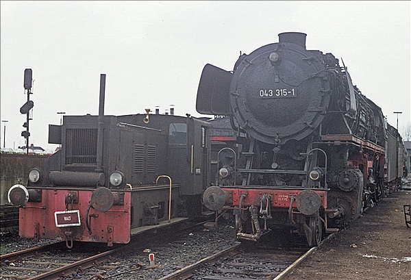 Foto:: DB 043 315-1 / Emden / 30.04.1977 (Foto,Fotos,Bilder,Bild,)