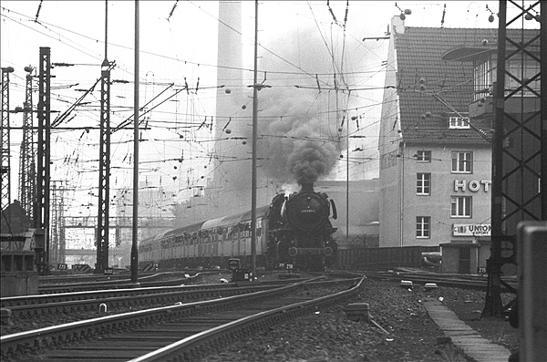 Foto:: DB 044 424-0 / Dortmund / 14.05.1977 (Foto,Fotos,Bilder,Bild,)