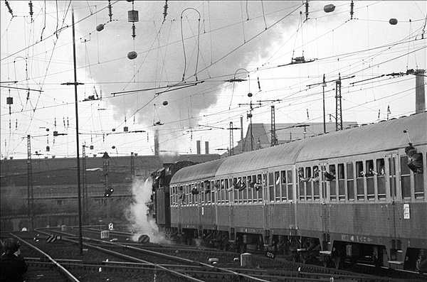 Foto:: DB 044 424-0 / Dortmund / 14.05.1977 (Foto,Fotos,Bilder,Bild,)